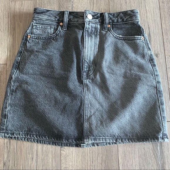 PacSun Two-Tone Gray Denim Skirt - Picture 2 of 5